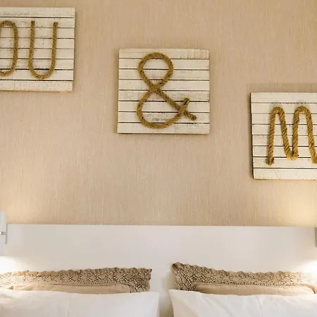 Pensión 4u Airport 3*