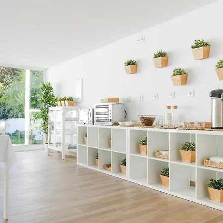 Pensión 4u Airport 3*