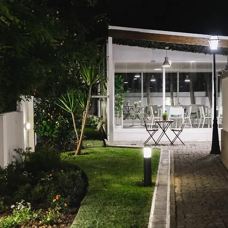בית הארחה 4u Airport 3*