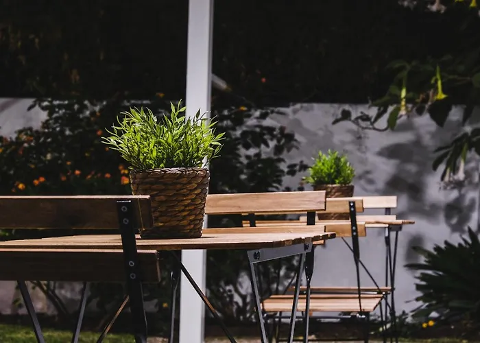 ゲストハウス 4u Airport リスボン